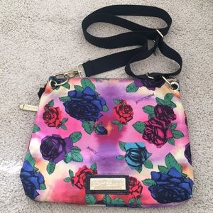 Last call❤️❤️❤️for Betsey Johnson crossbody bag 🤗